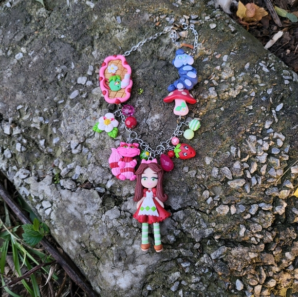 🍓🐛Strawberry 🍓🍄Alice in Wonderland 🌺🌼Necklace - Picture 6 of 8